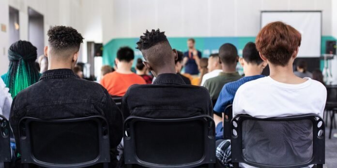 Uma a cada 3 famílias diz que filhos não aprendem o esperado na escola