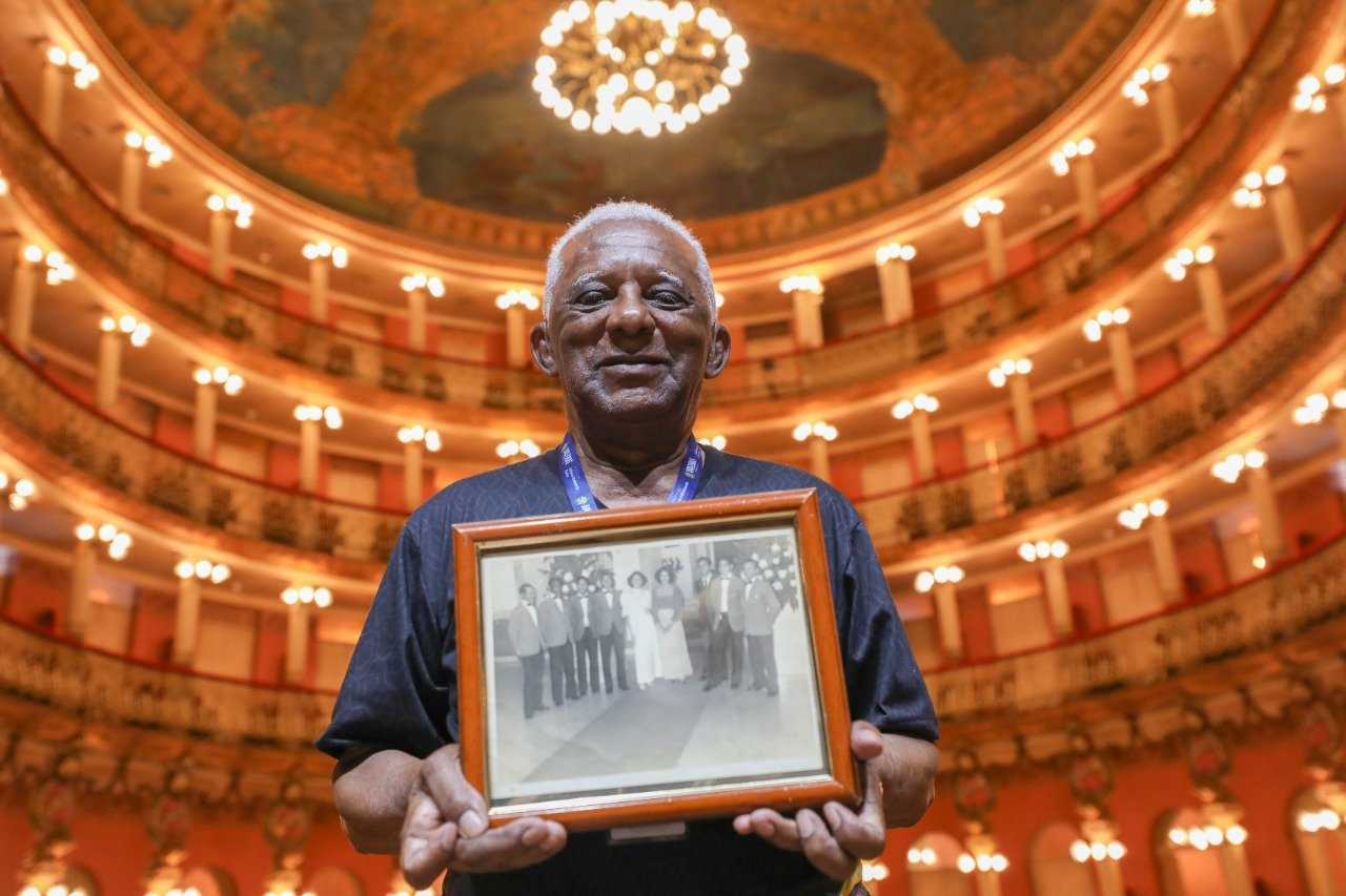 Morre servidor mais antigo do Teatro Amazonas