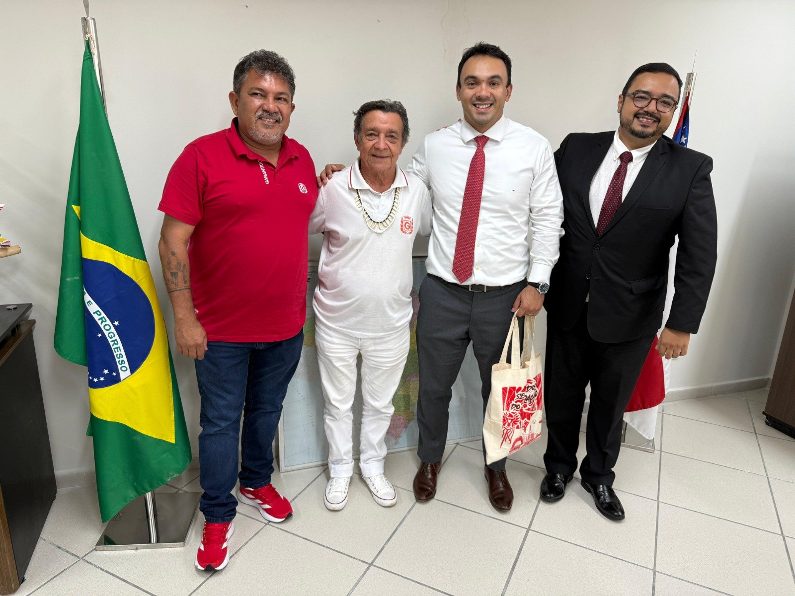 PGE-AM recebe presidente e advogado do boi-bumbá Garantido para alinhamento de questões jurídicas – Parintins em Destaque